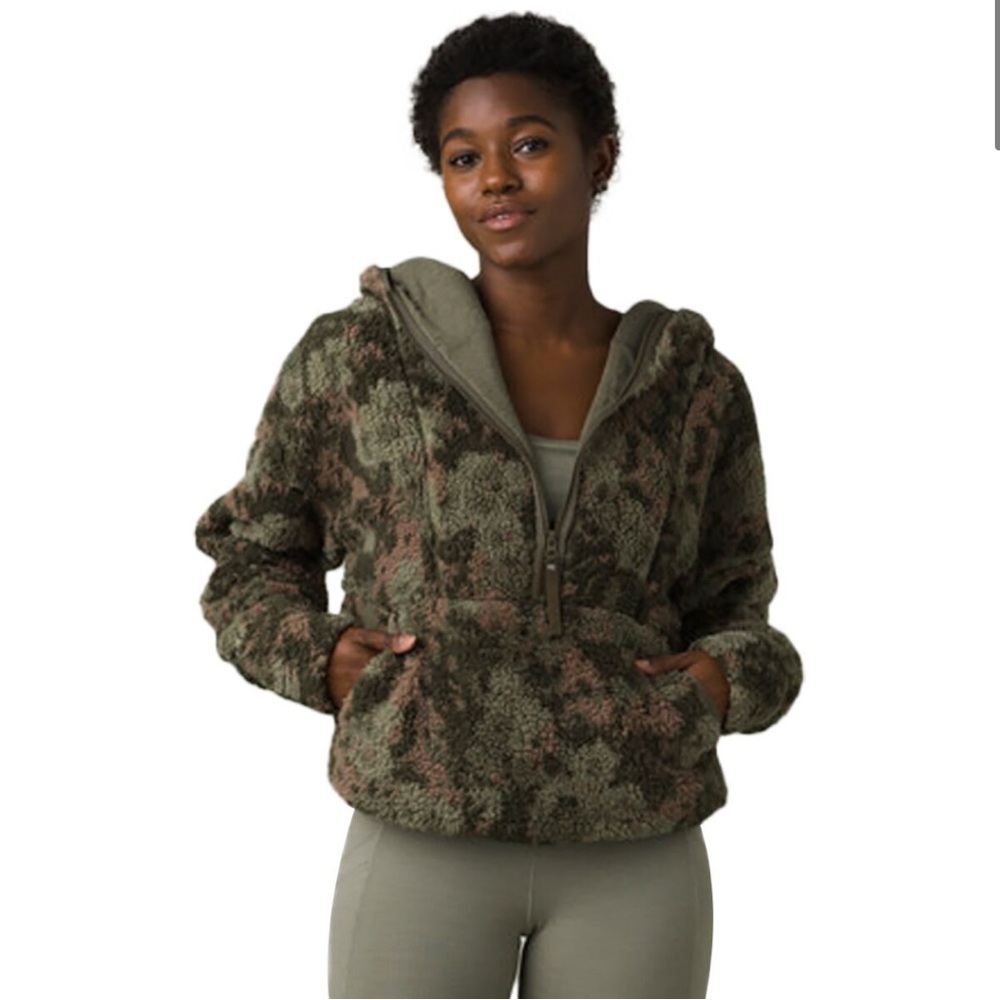 Prana Polar Escape Hooded 1/2 Zip with Pockets -Kale Wildflower